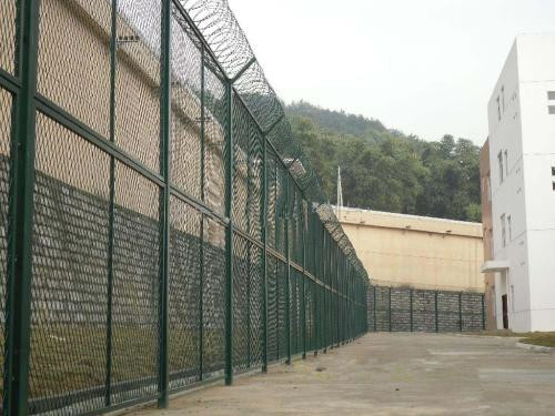 監獄防護圍欄